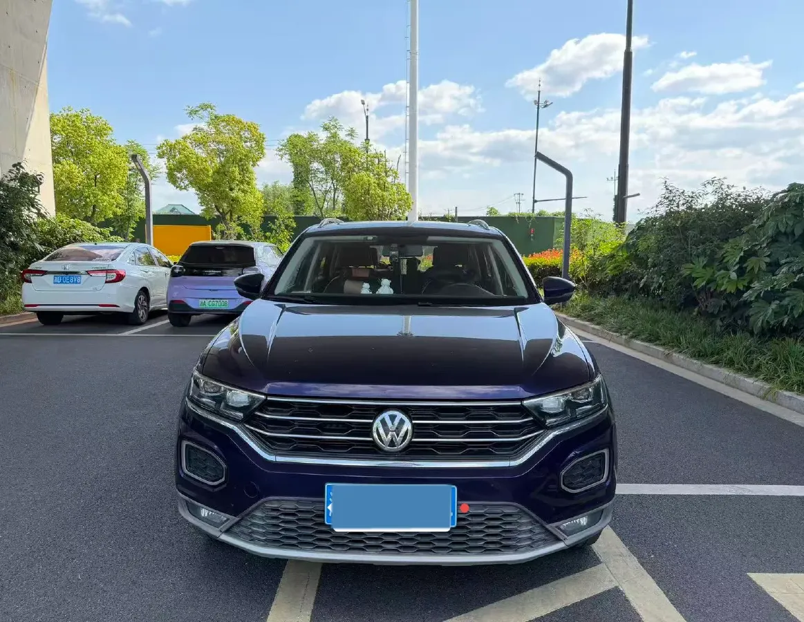 2021 Volkswagen T-Roc 1.4T 150HP L4 7DCT,autocango,china used car exporter,china ev exporter,chinese used car exporter,chinese used ev exporter