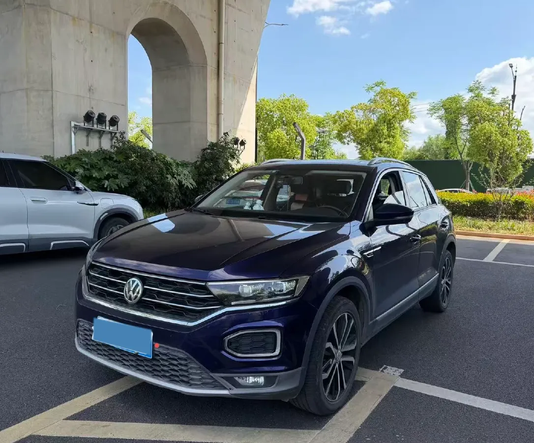 2021 Volkswagen T-Roc 1.4T 150HP L4 7DCT,autocango,china used car exporter,china ev exporter,chinese used car exporter,chinese used ev exporter