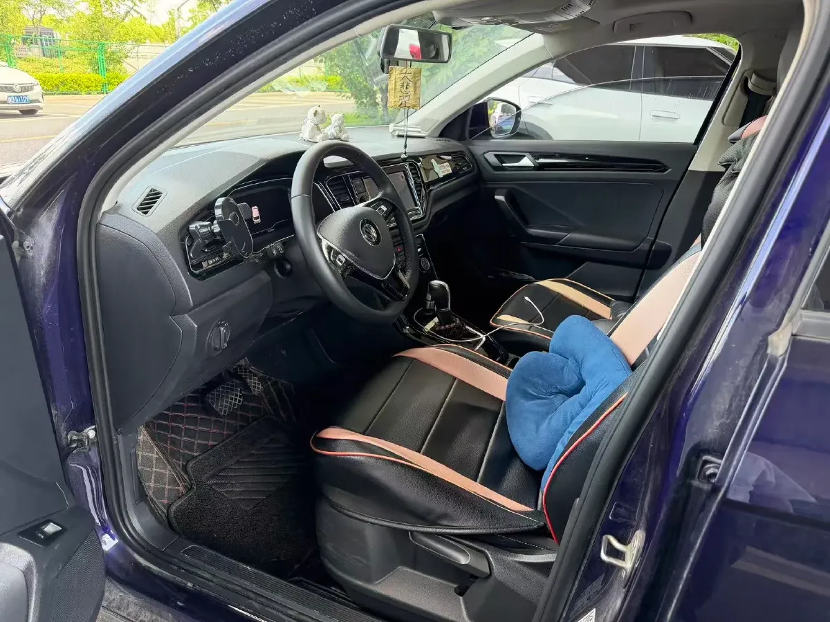 2021 Volkswagen T-Roc 1.4T 150HP L4 7DCT,autocango,china used car exporter,china ev exporter,chinese used car exporter,chinese used ev exporter