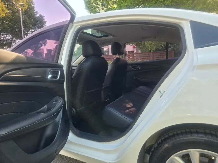 2019 Roewe i5 1.5L 120HP L4 CVT,autocango,china used car exporter,china ev exporter,chinese used car exporter,chinese used ev exporter