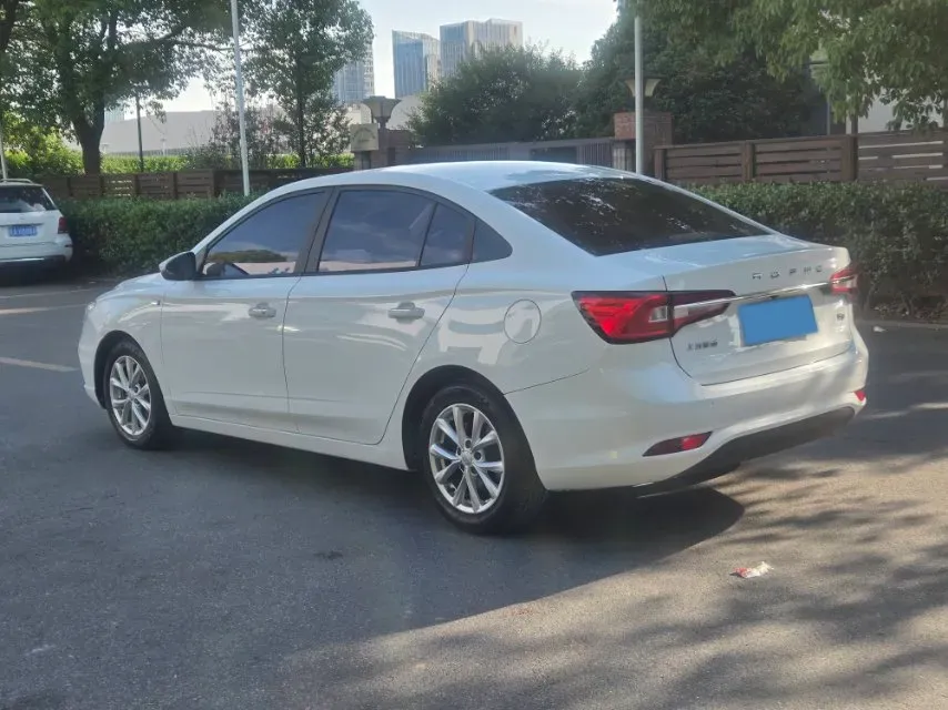 2019 Roewe i5 1.5L 120HP L4 CVT,autocango,china used car exporter,china ev exporter,chinese used car exporter,chinese used ev exporter