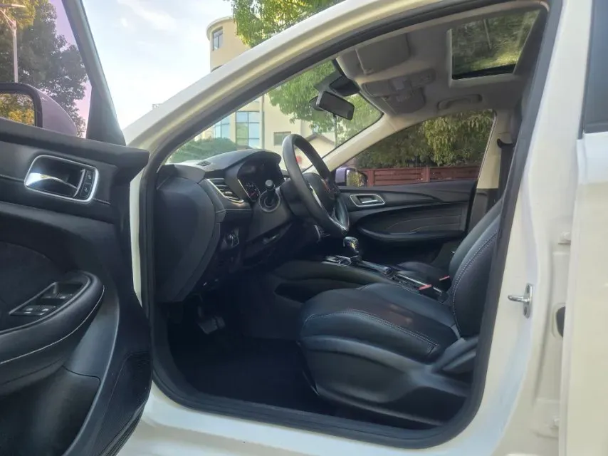 2019 Roewe i5 1.5L 120HP L4 CVT,autocango,china used car exporter,china ev exporter,chinese used car exporter,chinese used ev exporter