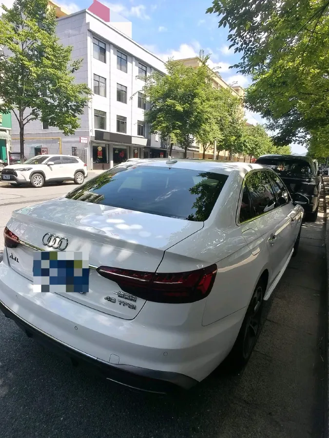 2021 Audi A4L 2.0T 190HP L4 7DCT,autocango,china used car exporter,china ev exporter,chinese used car exporter,chinese used ev exporter