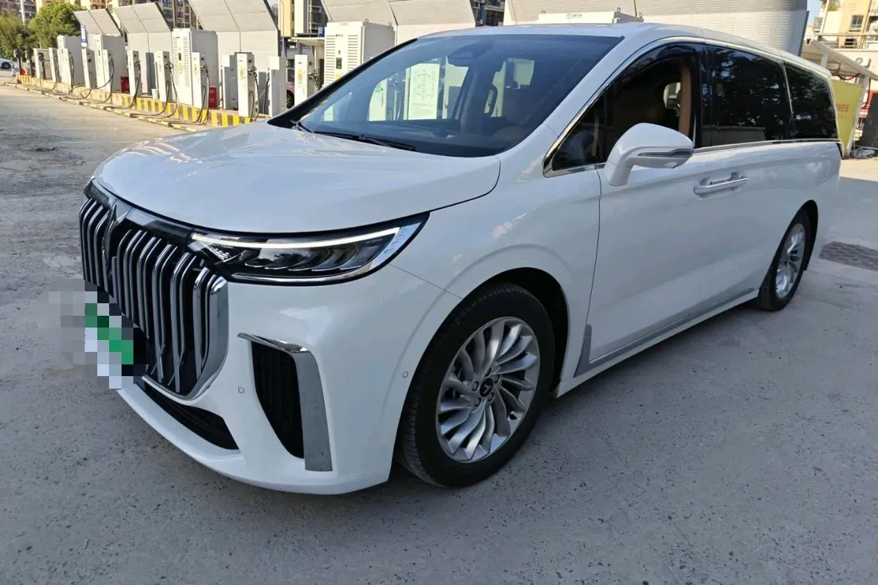 2024 Voyah Dream 1.5T 150HP L4 PHEV 43KWH,autocango,china used car exporter,china ev exporter,chinese used car exporter,chinese used ev exporter