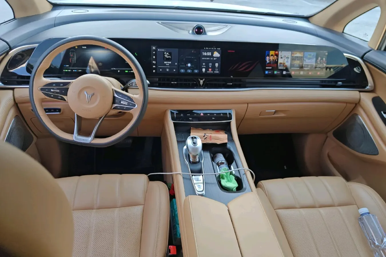 2024 Voyah Dream 1.5T 150HP L4 PHEV 43KWH,autocango,china used car exporter,china ev exporter,chinese used car exporter,chinese used ev exporter