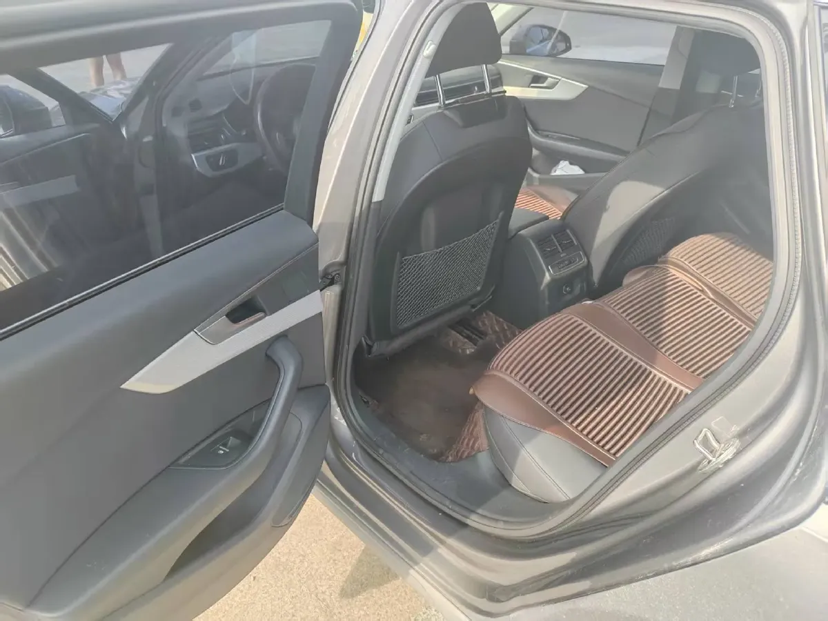2021 Audi A4 2.0T 204HP L4 7DCT,autocango,china used car exporter,china ev exporter,chinese used car exporter,chinese used ev exporter