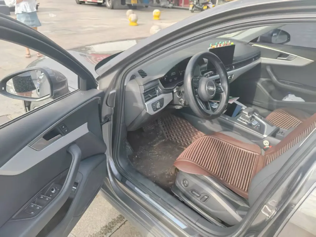 2021 Audi A4 2.0T 204HP L4 7DCT,autocango,china used car exporter,china ev exporter,chinese used car exporter,chinese used ev exporter