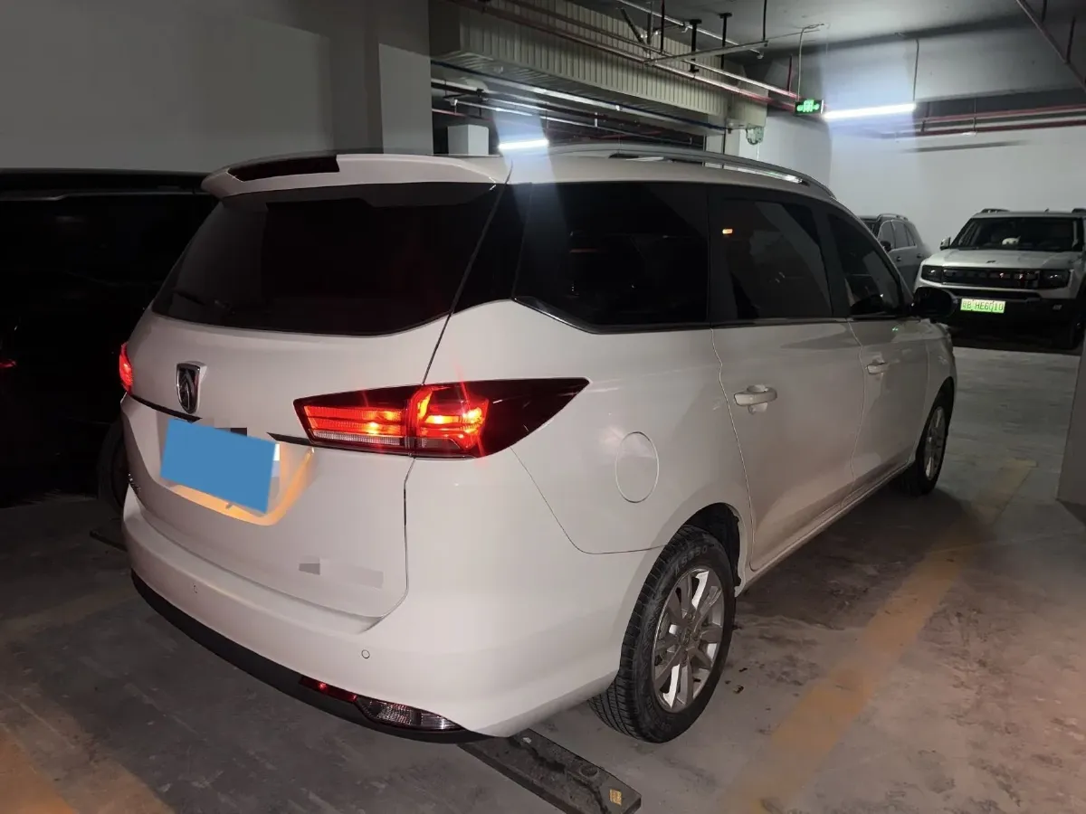 2019 BaoJun 360 1.5L 105HP L4 6MT,autocango,china used car exporter,china ev exporter,chinese used car exporter,chinese used ev exporter