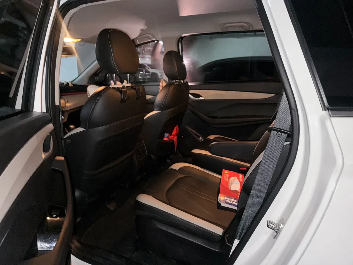 2019 BaoJun 360 1.5L 105HP L4 6MT,autocango,china used car exporter,china ev exporter,chinese used car exporter,chinese used ev exporter