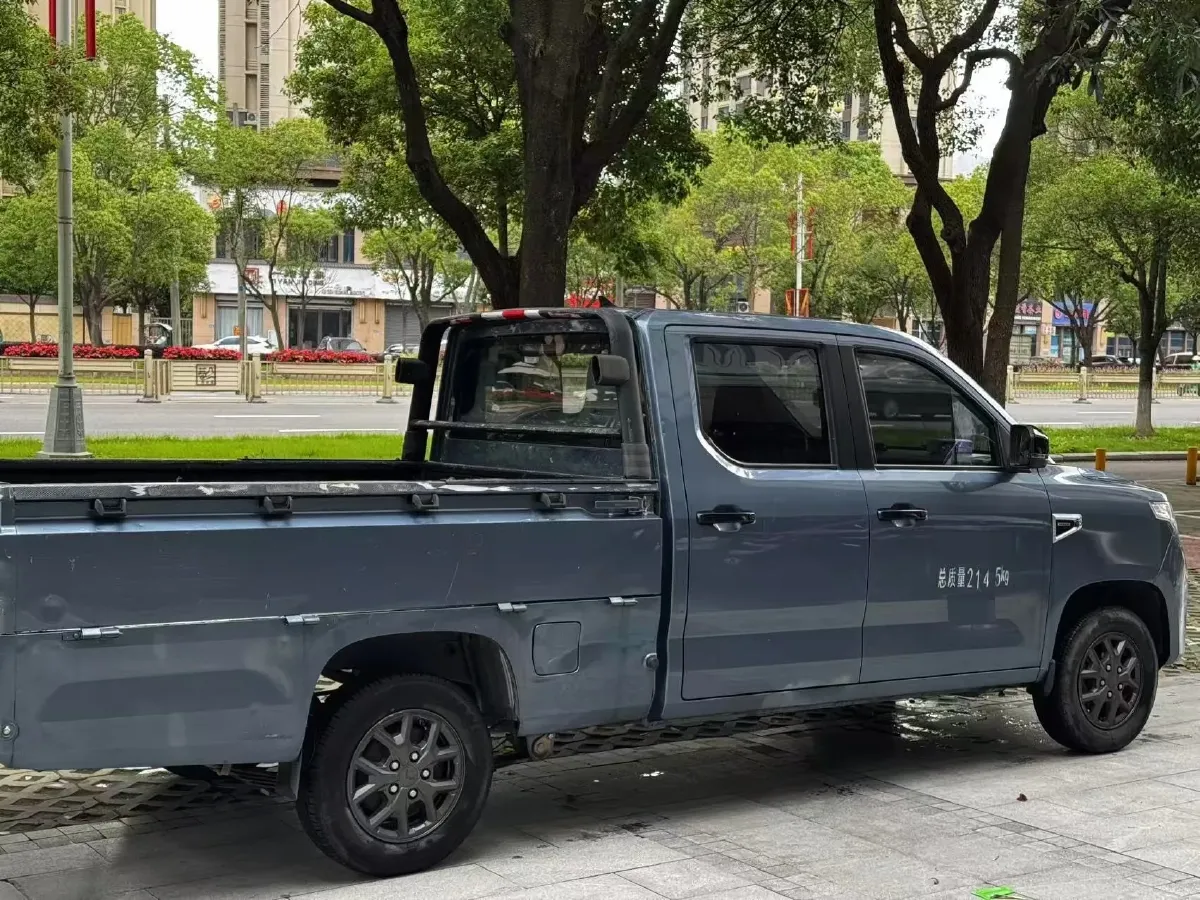 2021 WuLing ZhentTu 1.5L 99HP L4 5MT,autocango,china used car exporter,china ev exporter,chinese used car exporter,chinese used ev exporter