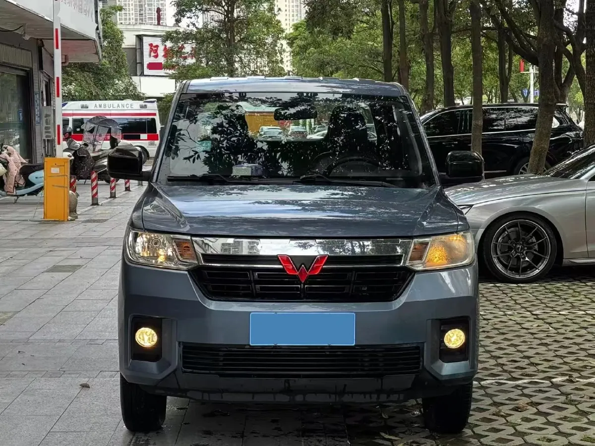 2021 WuLing ZhentTu 1.5L 99HP L4 5MT,autocango,china used car exporter,china ev exporter,chinese used car exporter,chinese used ev exporter