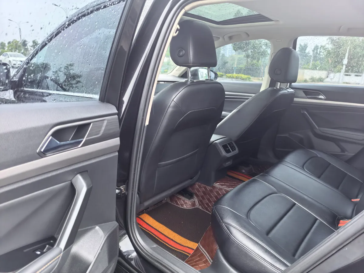 2018 Skoda Karoq 1.4T 150HP L4 7DCT,autocango,china used car exporter,china ev exporter,chinese used car exporter,chinese used ev exporter