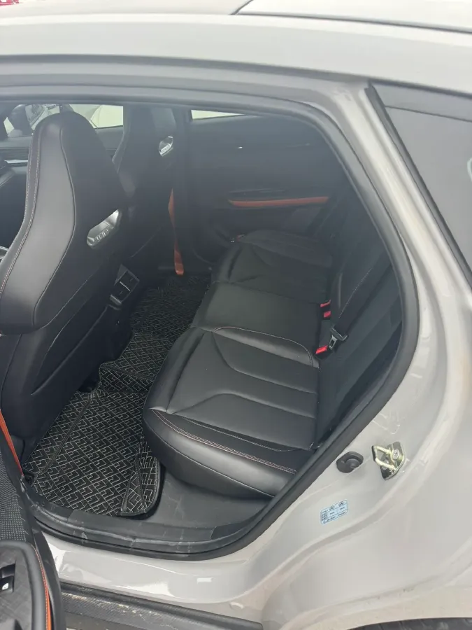 2023 ChangAn UNI-V 1.5T 188HP L4 7DCT,autocango,china used car exporter,china ev exporter,chinese used car exporter,chinese used ev exporter