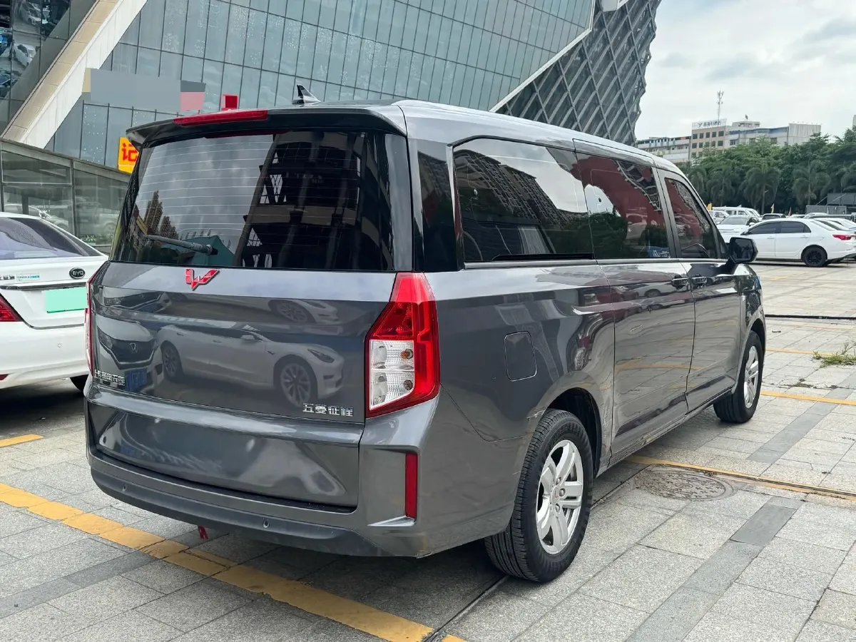 2021 WuLing ZhengChen 1.5T 147HP L4 6MT,autocango,china used car exporter,china ev exporter,chinese used car exporter,chinese used ev exporter