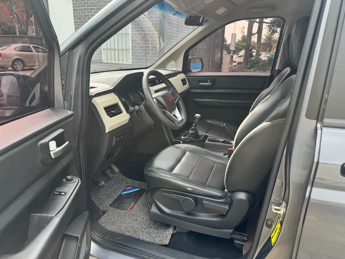 2021 WuLing ZhengChen 1.5T 147HP L4 6MT,autocango,china used car exporter,china ev exporter,chinese used car exporter,chinese used ev exporter