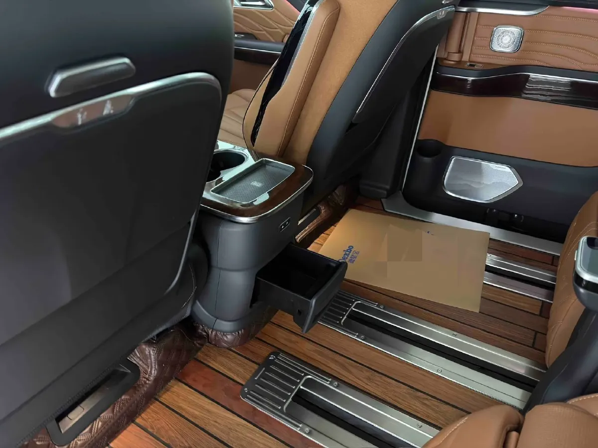 2023 HongQi HQ9 2.0T 252HP L4 8AT,autocango,china used car exporter,china ev exporter,chinese used car exporter,chinese used ev exporter