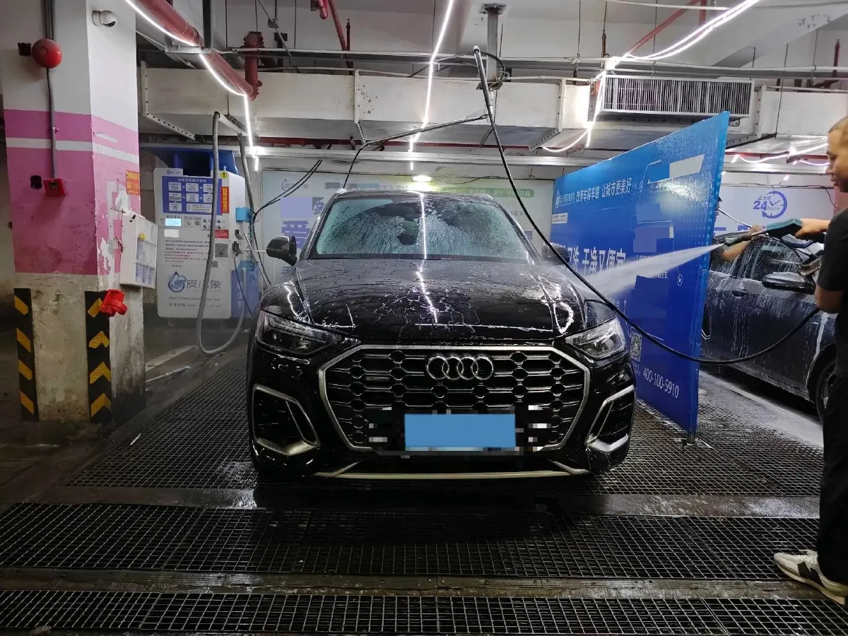 2024 Audi Q5L 2.0T 190HP L4 7DCT,autocango,china used car exporter,china ev exporter,chinese used car exporter,chinese used ev exporter