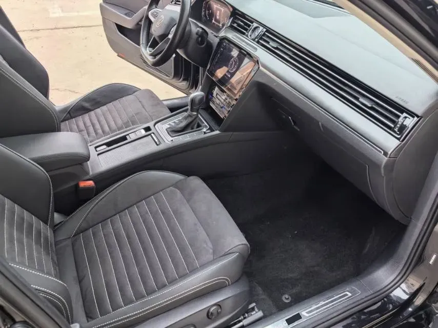 2020 Volkswagen Magotan 2.0T 186HP L4 7DCT,autocango,china used car exporter,china ev exporter,chinese used car exporter,chinese used ev exporter