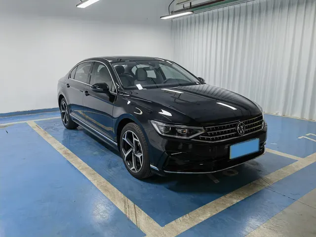 2026 Volkswagen Magotan 2.0T 220HP L4 7DCT,autocango,china used car exporter,china ev exporter,chinese used car exporter,chinese used ev exporter