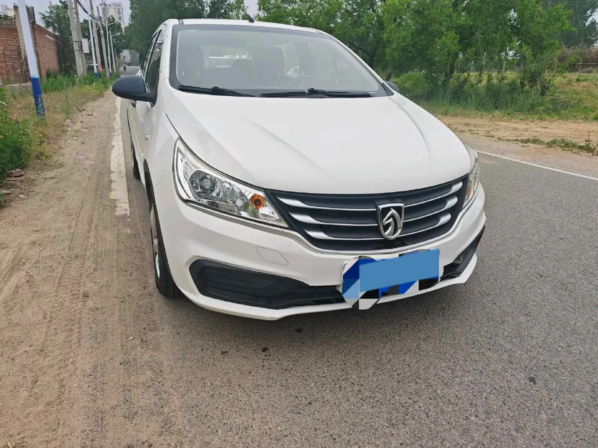 2016 BaoJun 310 1.2L 82HP L4 5MT,autocango,china used car exporter,china ev exporter,chinese used car exporter,chinese used ev exporter