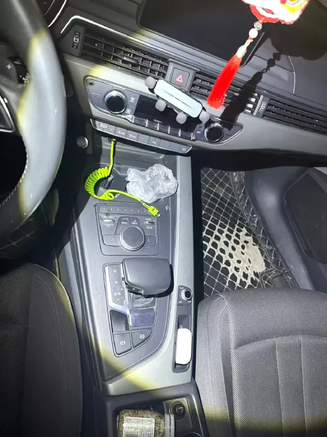 2019 Audi A4L 2.0T 190HP L4 7DCT,autocango,china used car exporter,china ev exporter,chinese used car exporter,chinese used ev exporter