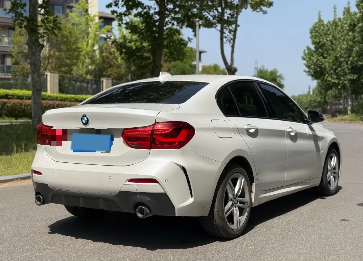 2022 BMW 1 Series 1.5T 140HP L3 7DCT,autocango,china used car exporter,china ev exporter,chinese used car exporter,chinese used ev exporter