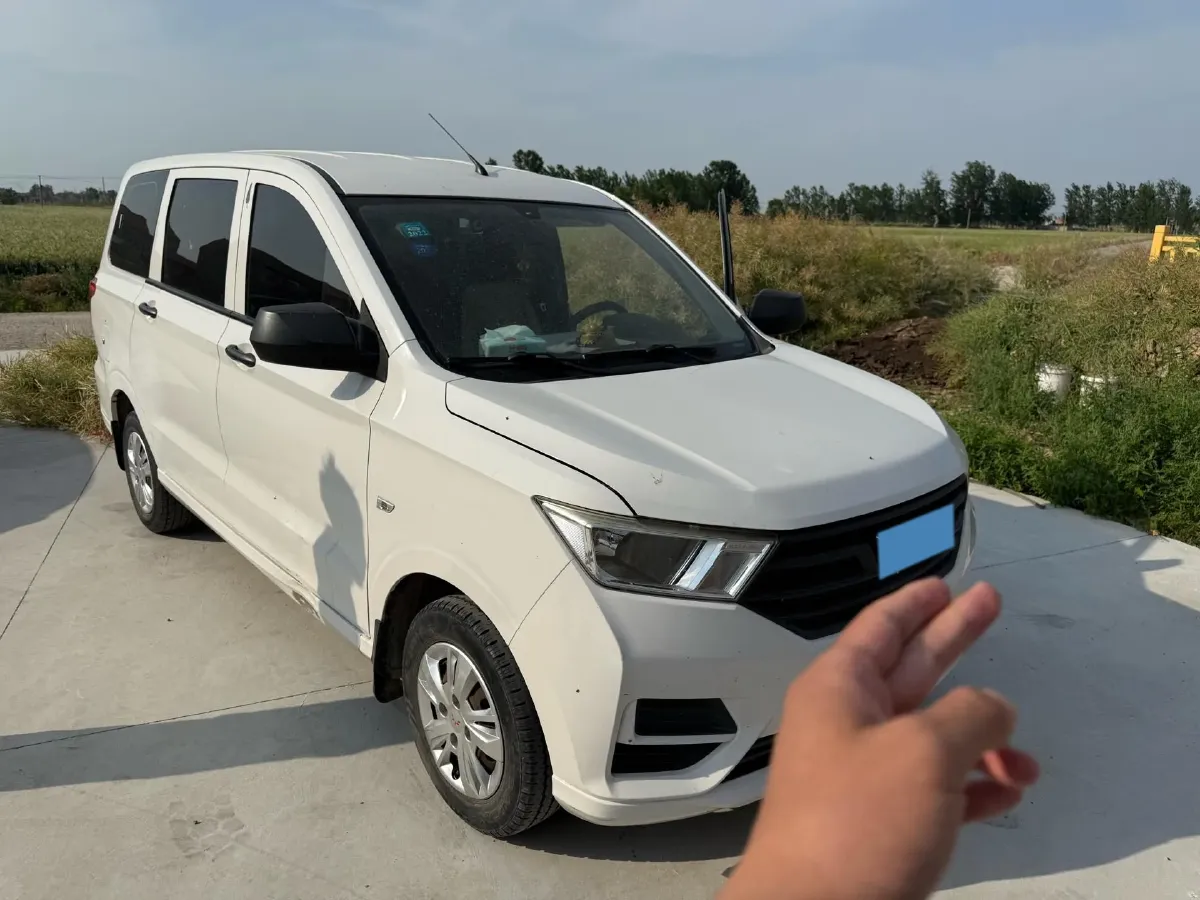 2019 WuLing HongGuang 1.5L 105HP L4 5MT,autocango,china used car exporter,china ev exporter,chinese used car exporter,chinese used ev exporter