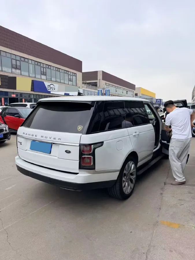 2021 Land Rover Range Rover 3.0T 400HP L6 8AT,autocango,china used car exporter,china ev exporter,chinese used car exporter,chinese used ev exporter