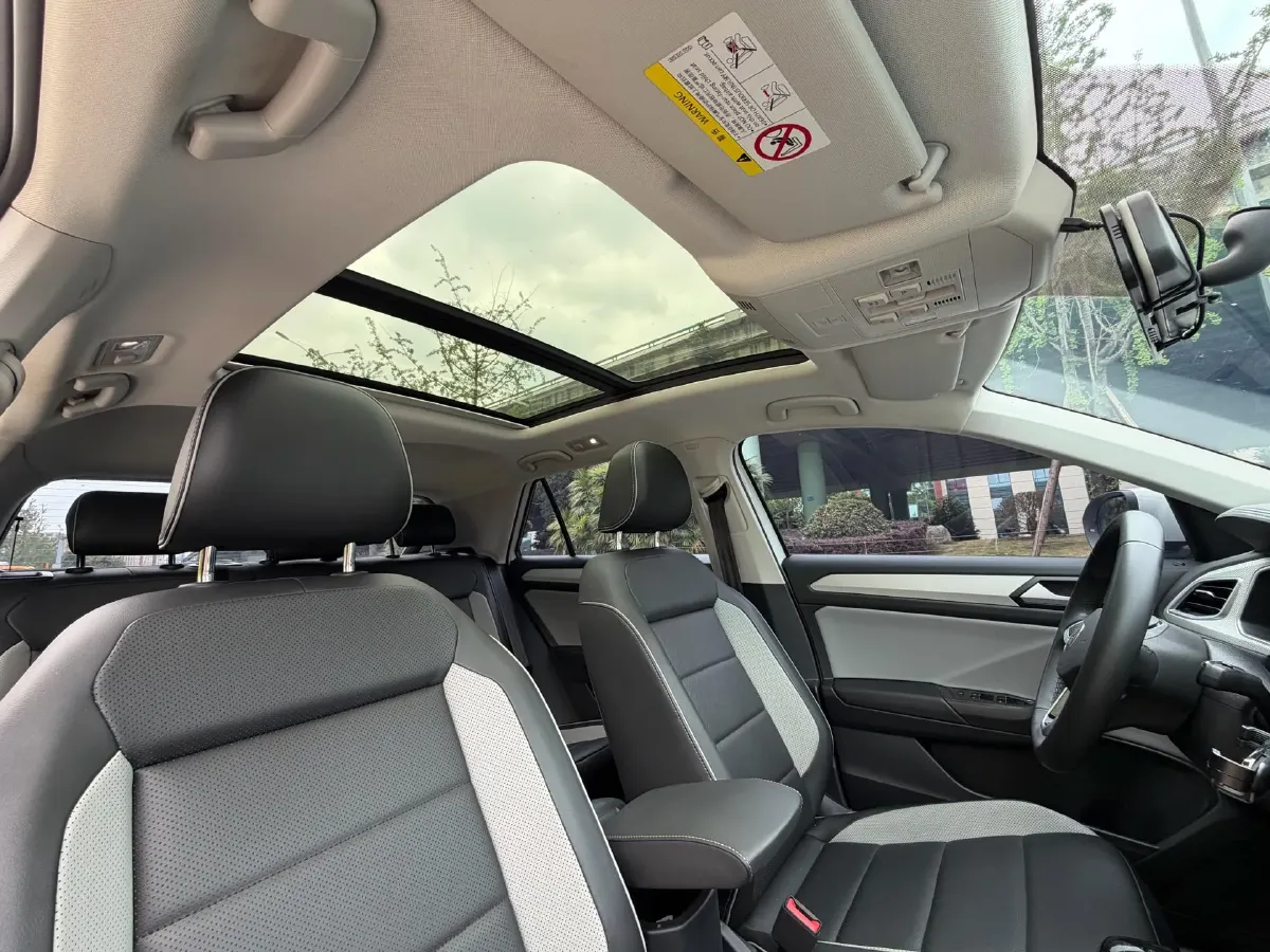 2023 Volkswagen T-Roc 1.4T 150HP L4 7DCT,autocango,china used car exporter,china ev exporter,chinese used car exporter,chinese used ev exporter