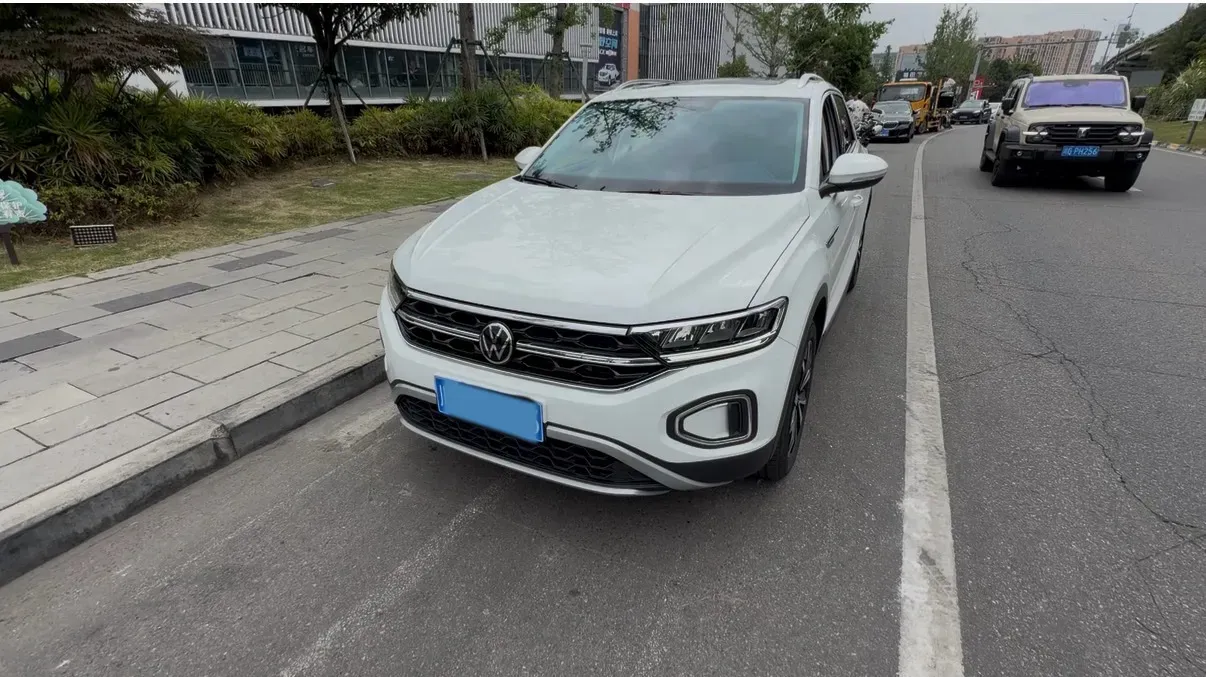 2023 Volkswagen T-Roc 1.4T 150HP L4 7DCT,autocango,china used car exporter,china ev exporter,chinese used car exporter,chinese used ev exporter