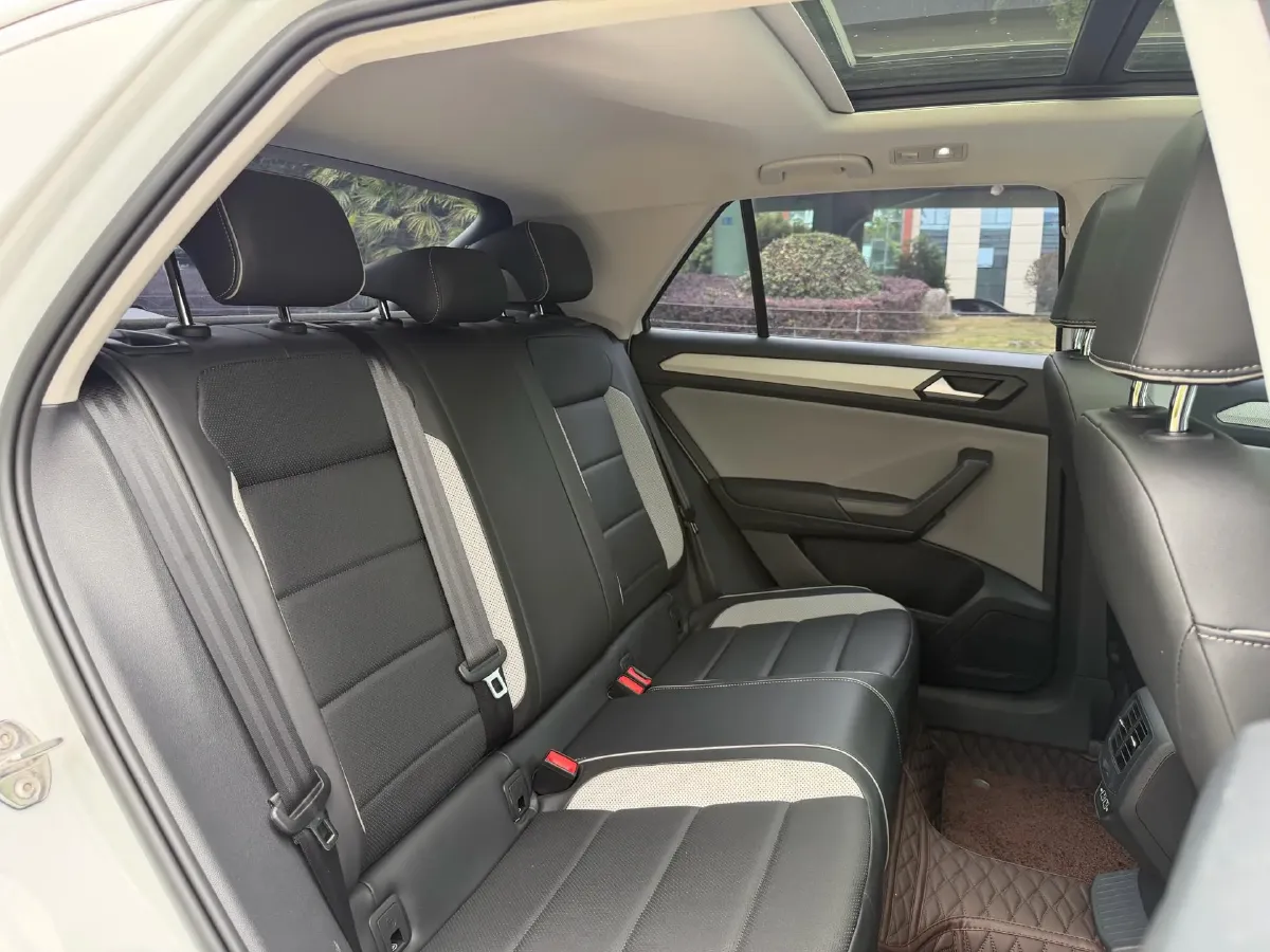 2023 Volkswagen T-Roc 1.4T 150HP L4 7DCT,autocango,china used car exporter,china ev exporter,chinese used car exporter,chinese used ev exporter