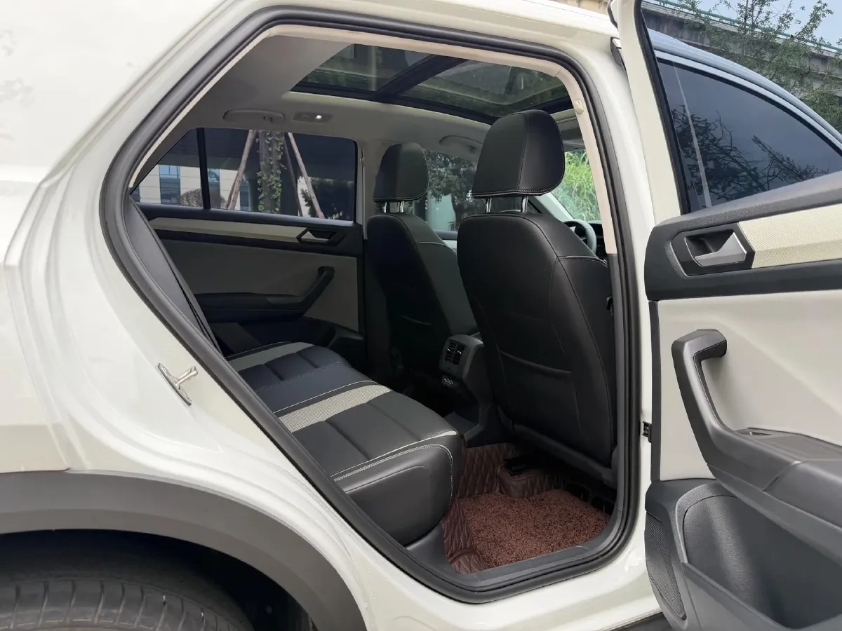 2023 Volkswagen T-Roc 1.4T 150HP L4 7DCT,autocango,china used car exporter,china ev exporter,chinese used car exporter,chinese used ev exporter