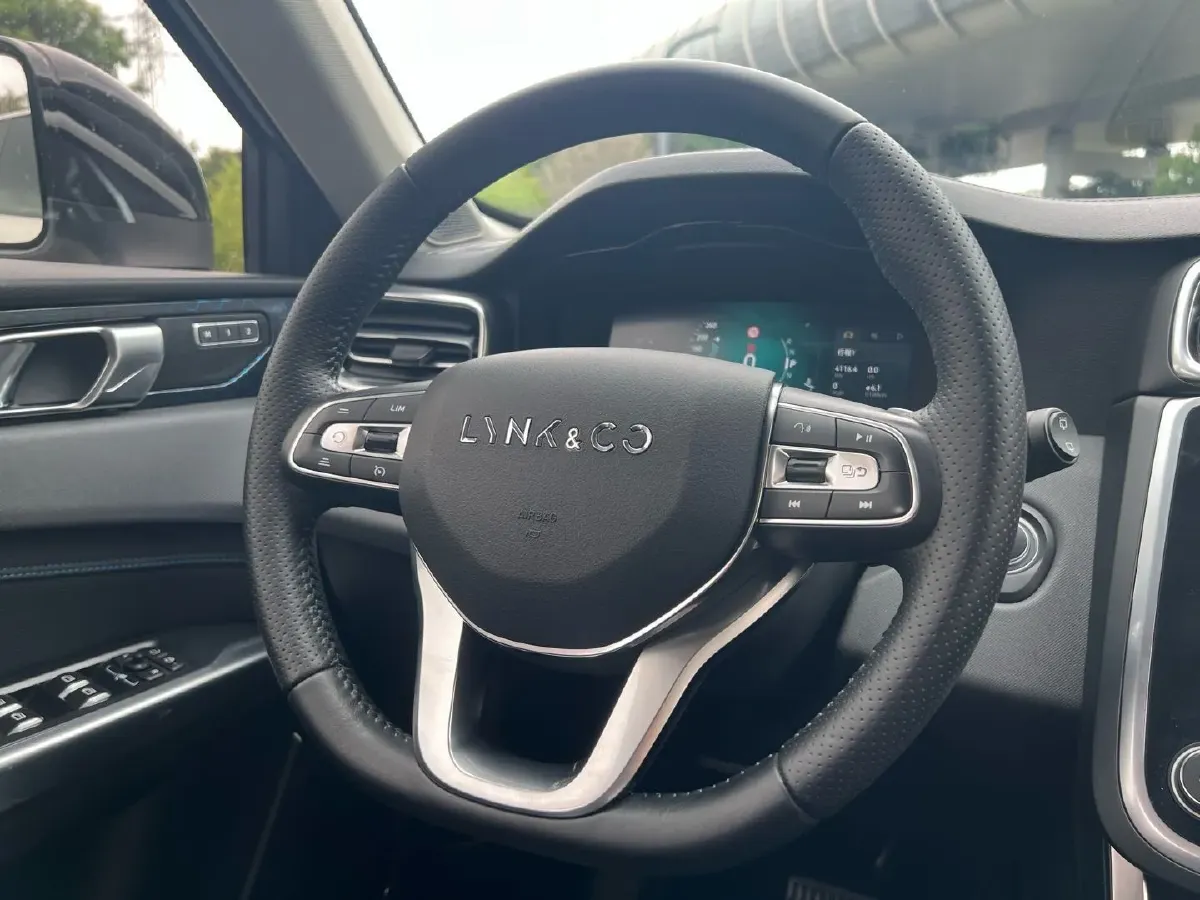 2018 Isuzu Mu-X 3.0T 177HP L4 6AT,autocango,china used car exporter,china ev exporter,chinese used car exporter,chinese used ev exporter