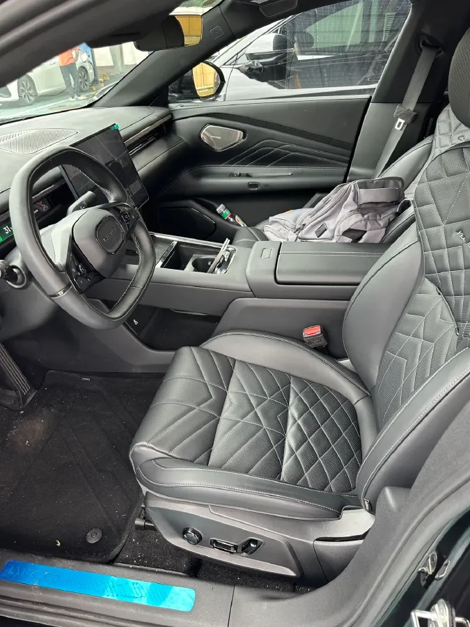 2025 LYNK&CO 10 EM-P 1.5T 163HP L4 3DHT PHEV,autocango,china used car exporter,china ev exporter,chinese used car exporter,chinese used ev exporter