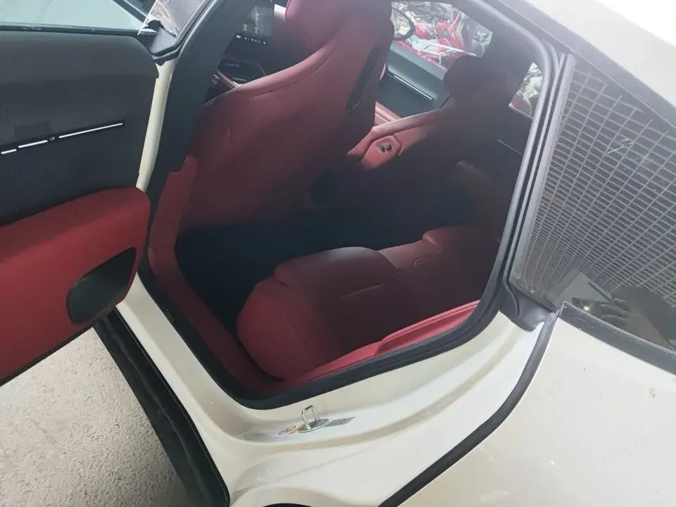 2025 Avatr 12 1.5T 156HP L4 REEV,autocango,china used car exporter,china ev exporter,chinese used car exporter,chinese used ev exporter