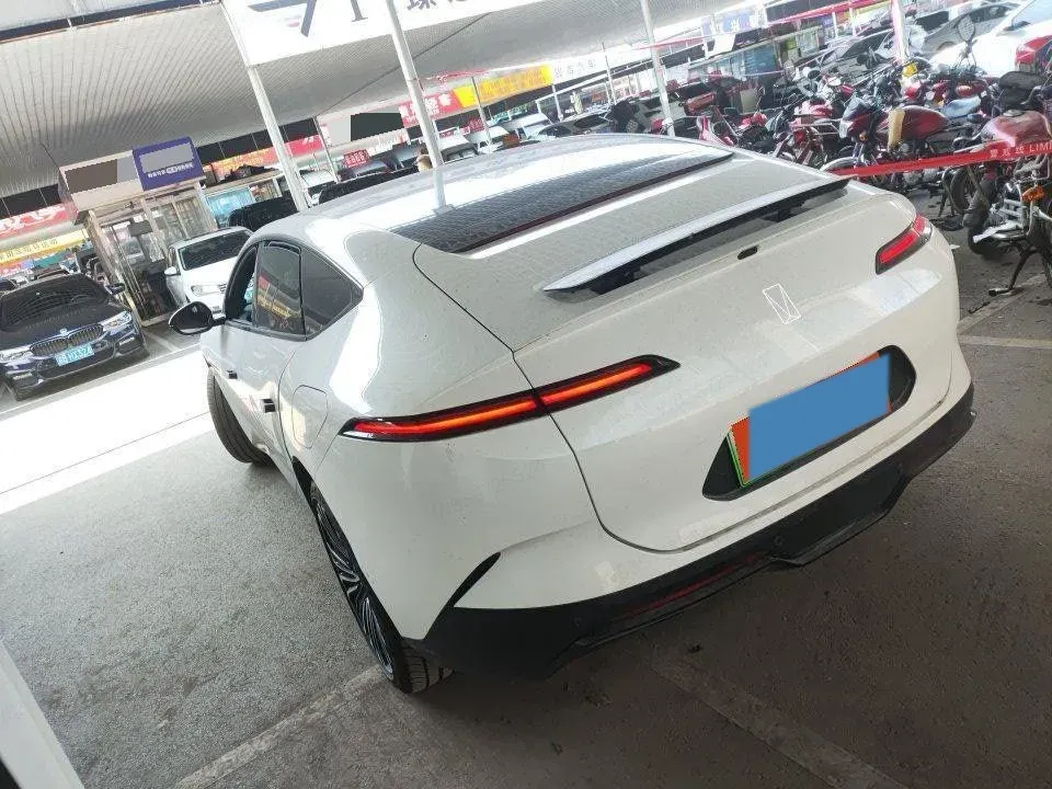 2025 Avatr 12 1.5T 156HP L4 REEV,autocango,china used car exporter,china ev exporter,chinese used car exporter,chinese used ev exporter