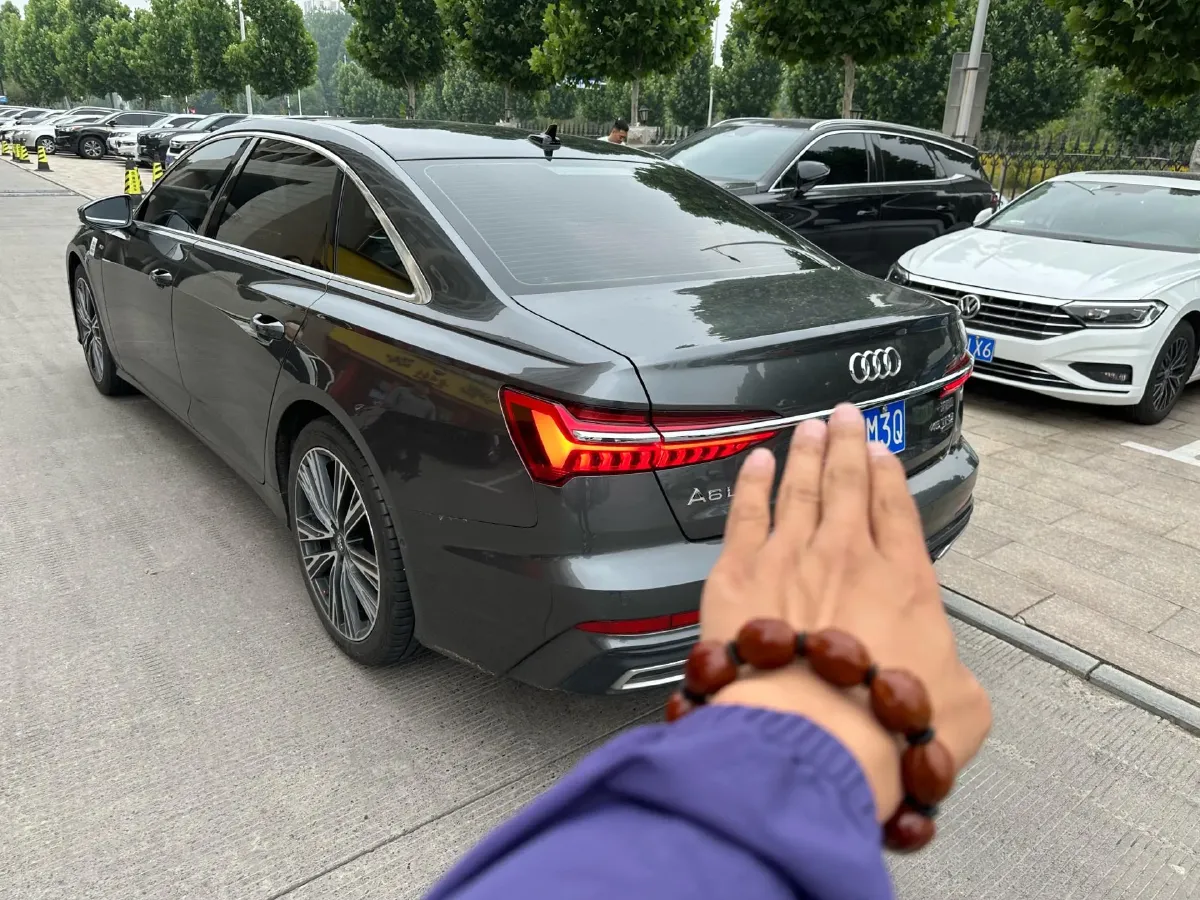 2020 Audi A6L 2.0T 224HP L4 7DCT,autocango,china used car exporter,china ev exporter,chinese used car exporter,chinese used ev exporter