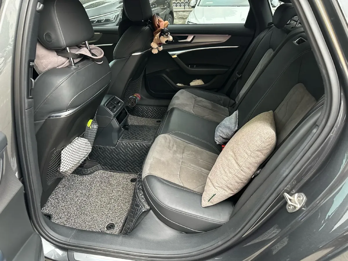 2020 Audi A6L 2.0T 224HP L4 7DCT,autocango,china used car exporter,china ev exporter,chinese used car exporter,chinese used ev exporter