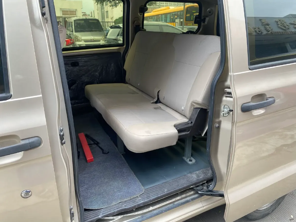 2021 WuLing HongGuang V 1.5L 99HP L4 6MT,autocango,china used car exporter,china ev exporter,chinese used car exporter,chinese used ev exporter