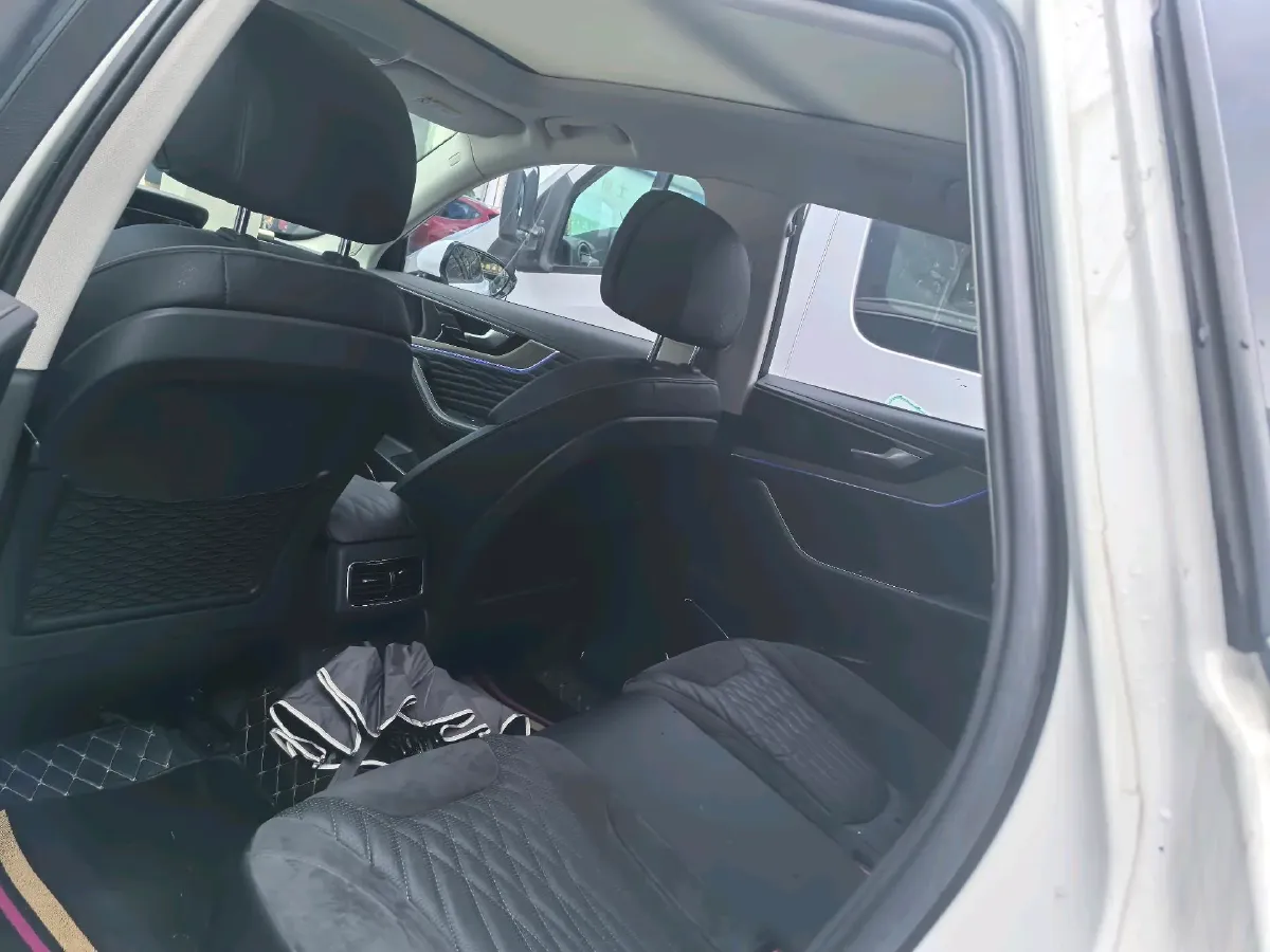 2022 HongQi HS5 2.0T 224HP L4 6AT,autocango,china used car exporter,china ev exporter,chinese used car exporter,chinese used ev exporter