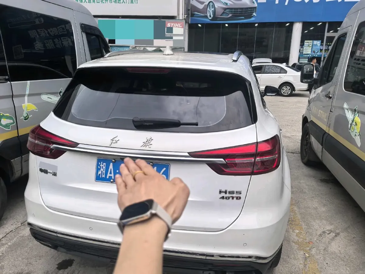 2022 HongQi HS5 2.0T 224HP L4 6AT,autocango,china used car exporter,china ev exporter,chinese used car exporter,chinese used ev exporter