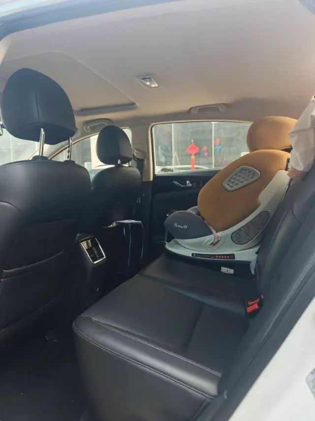 2020 ChangAn Raeton CC 1.5T 156HP L4 6AT,autocango,china used car exporter,china ev exporter,chinese used car exporter,chinese used ev exporter