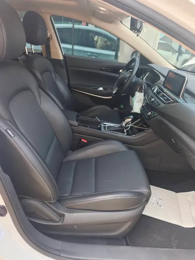2020 ChangAn Raeton CC 1.5T 156HP L4 6AT,autocango,china used car exporter,china ev exporter,chinese used car exporter,chinese used ev exporter