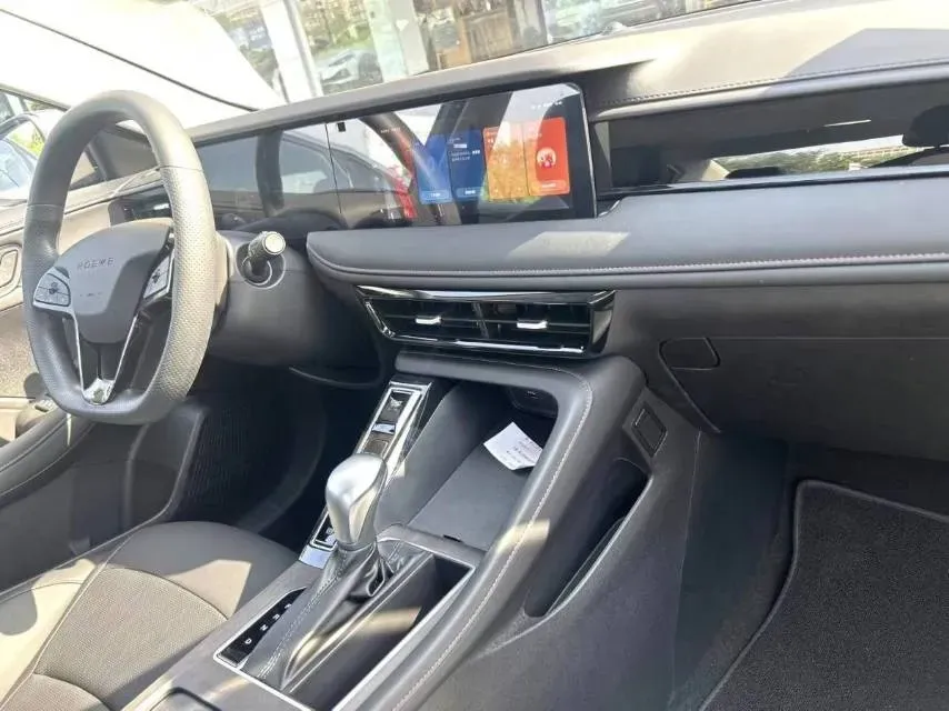 2024 Roewe i5 1.5L 129HP L4 CVT,autocango,china used car exporter,china ev exporter,chinese used car exporter,chinese used ev exporter