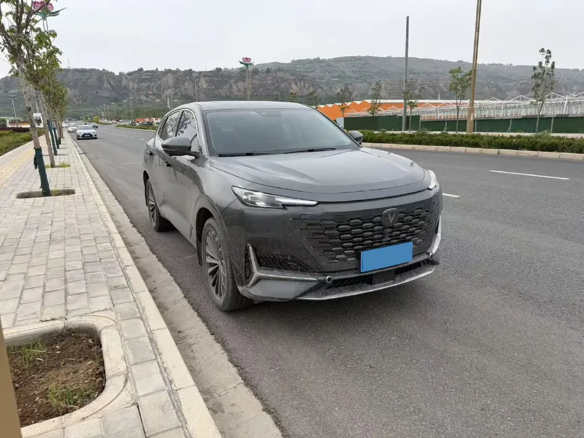 2021 ChangAn UNI-K 2.0T 233HP L4 8AT,autocango,china used car exporter,china ev exporter,chinese used car exporter,chinese used ev exporter