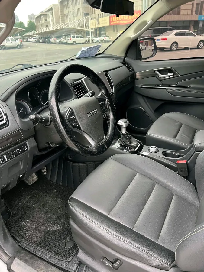 2018 Isuzu Mu-X 1.9T 163HP L4 6AT,autocango,china used car exporter,china ev exporter,chinese used car exporter,chinese used ev exporter