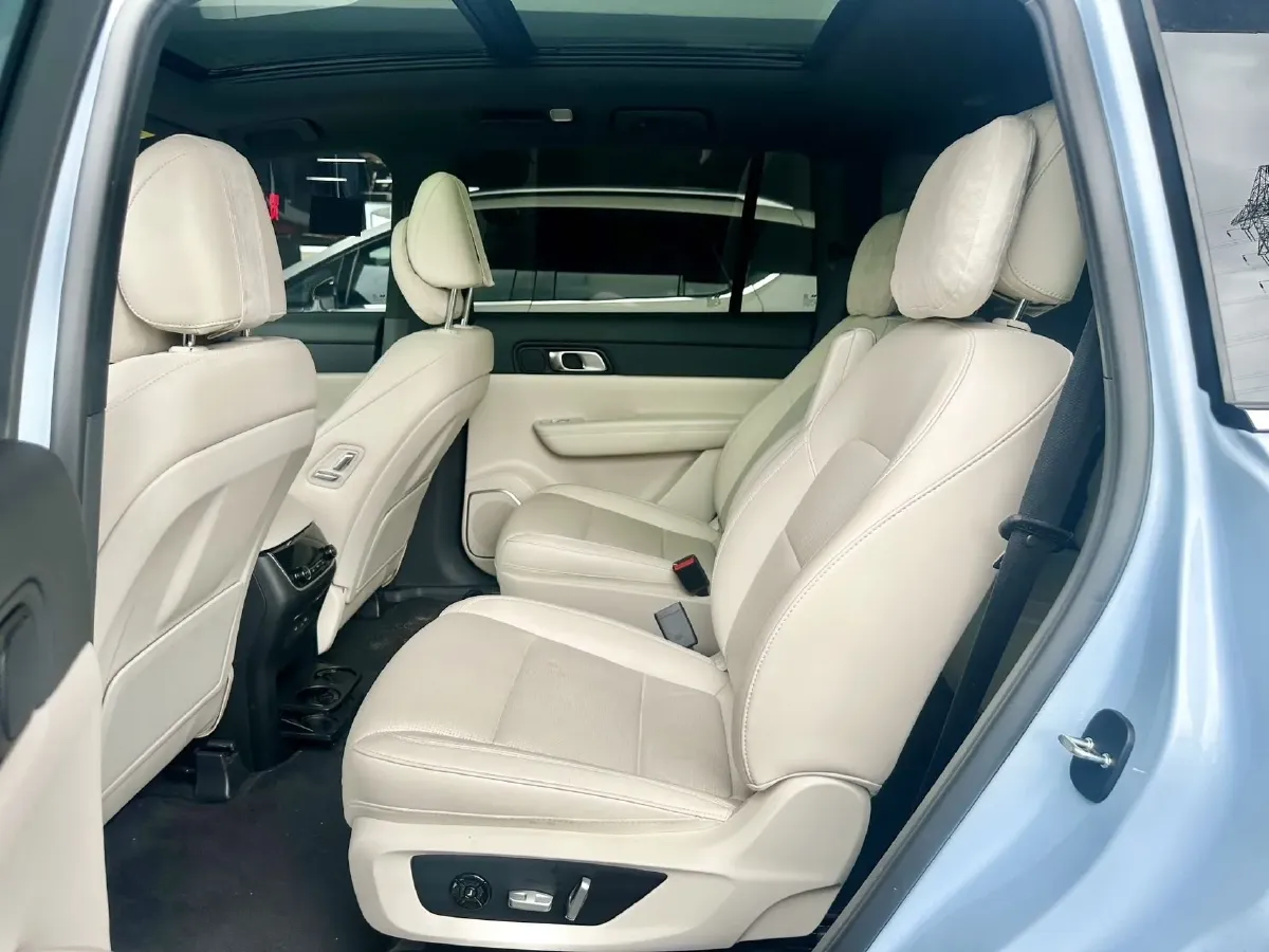 2021 Li ONE Range Extended 131HP REEV 40.5KWH,autocango,china used car exporter,china ev exporter,chinese used car exporter,chinese used ev exporter