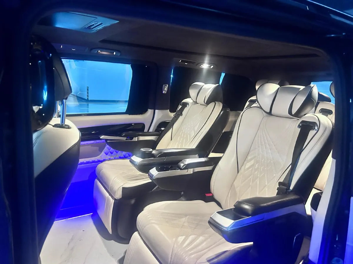 2021 Mercedes-Benz Vito 2.0T 211HP L4 9AT,autocango,china used car exporter,china ev exporter,chinese used car exporter,chinese used ev exporter