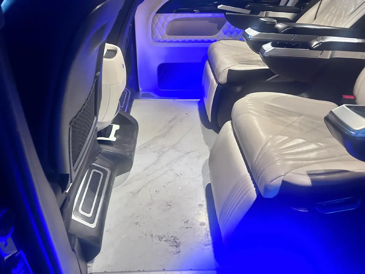 2021 Mercedes-Benz Vito 2.0T 211HP L4 9AT,autocango,china used car exporter,china ev exporter,chinese used car exporter,chinese used ev exporter