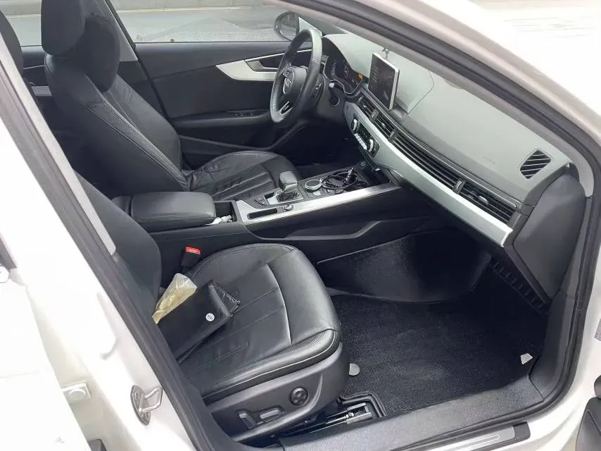 2019 Audi A4L 2.0T 190HP L4 7DCT,autocango,china used car exporter,china ev exporter,chinese used car exporter,chinese used ev exporter